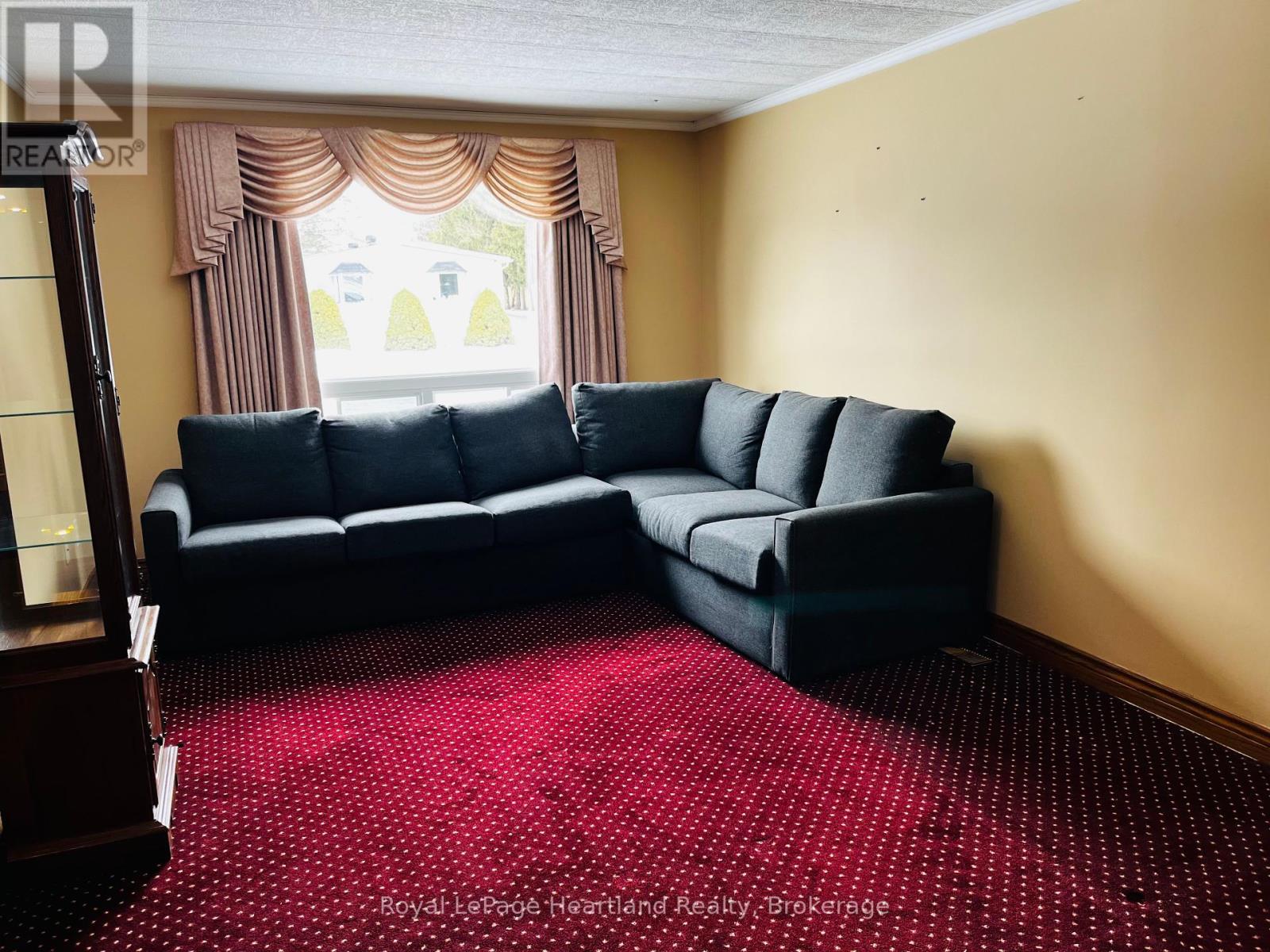 42 Stewart Street, Strathroy-Caradoc, Ontario  N7G 3K8 - Photo 3 - X11947164