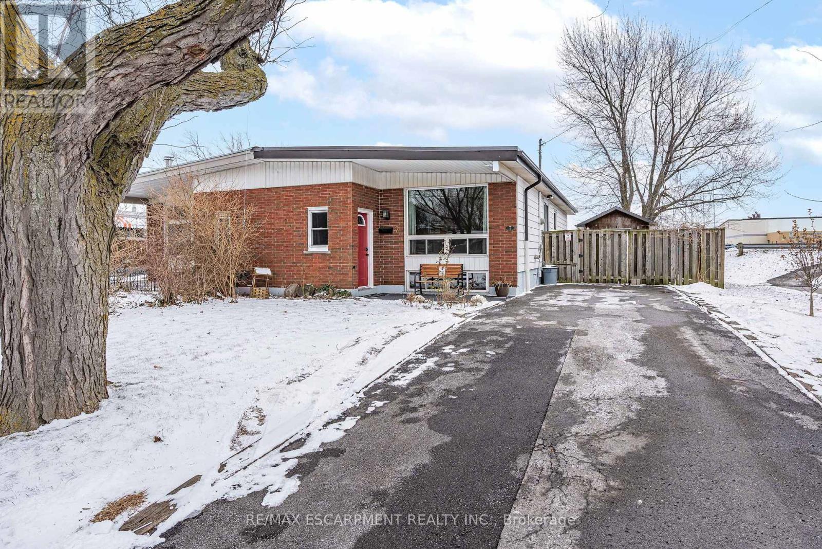 2 Ronaldshay Avenue, Hamilton, Ontario  L9A 3B1 - Photo 2 - X11947179