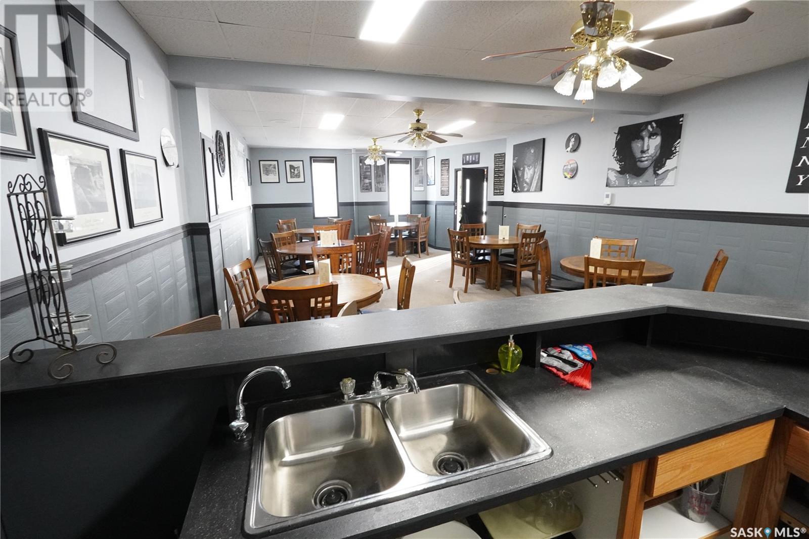 408 Main Street, Gravelbourg, Saskatchewan  S0H 1X0 - Photo 4 - SK993867