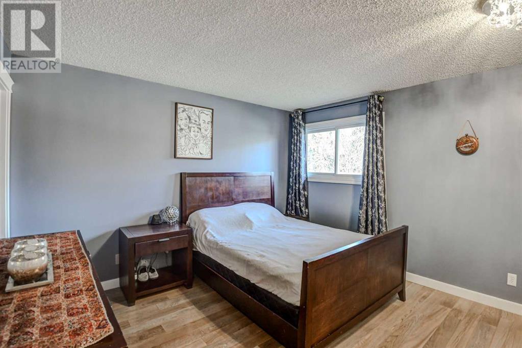 56 Strathclair Place Sw, Calgary, Alberta  T3H 1H1 - Photo 17 - A2179645