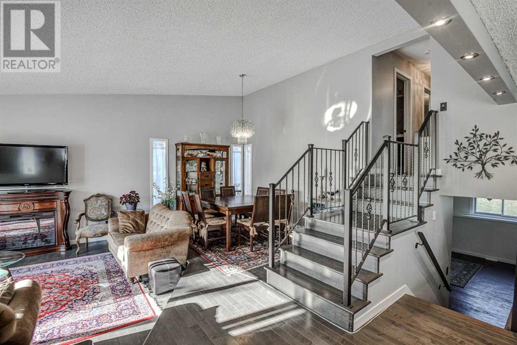 56 Strathclair Place Sw, Calgary, Alberta  T3H 1H1 - Photo 3 - A2179645