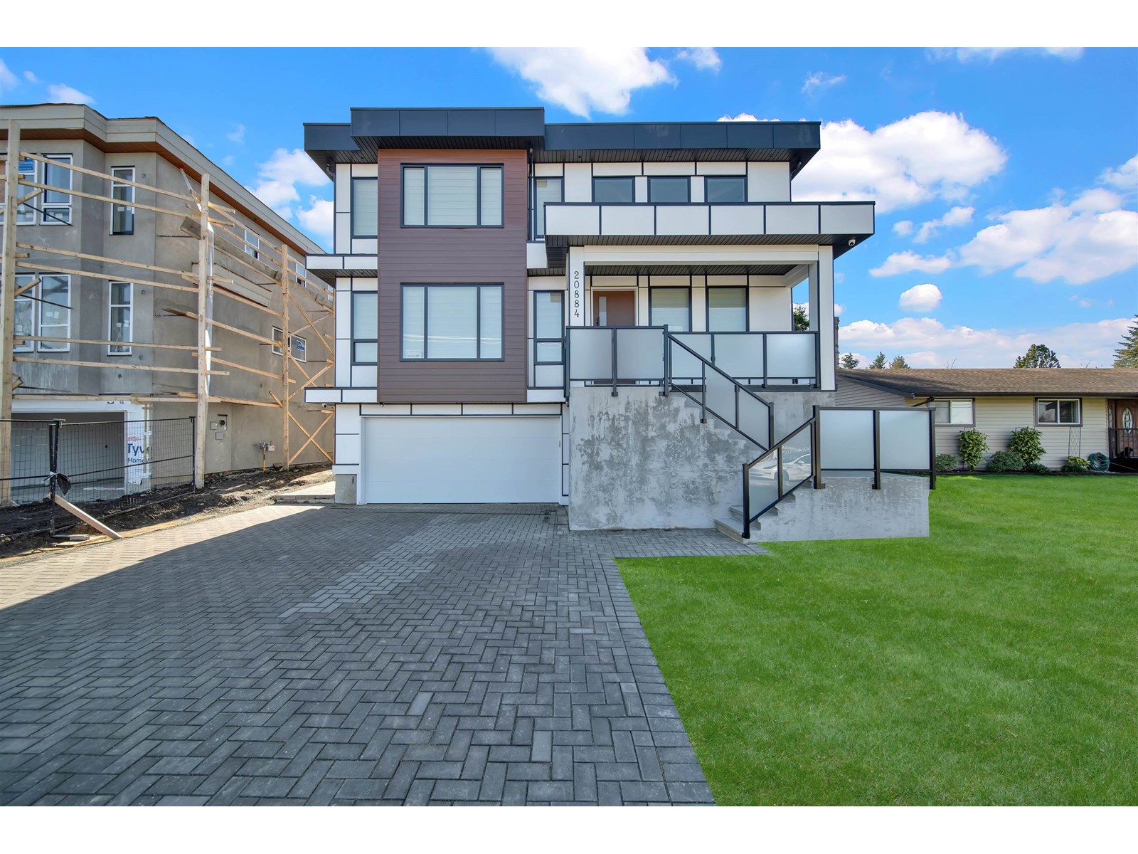 20884 48 AVENUE, langley, British Columbia