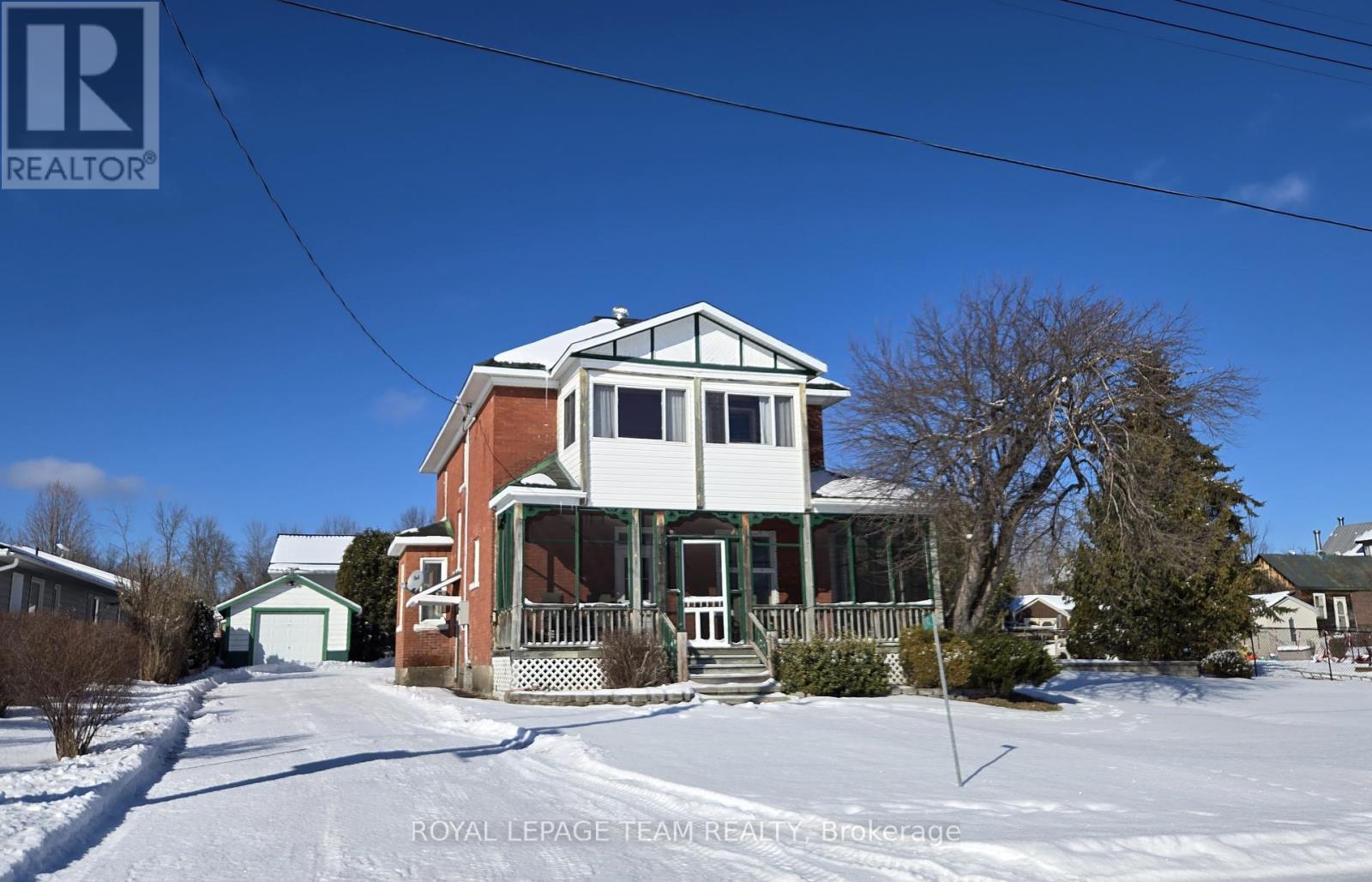 1094 Madawaska Street, Greater Madawaska, Ontario  K0J 1H0 - Photo 1 - X11821898