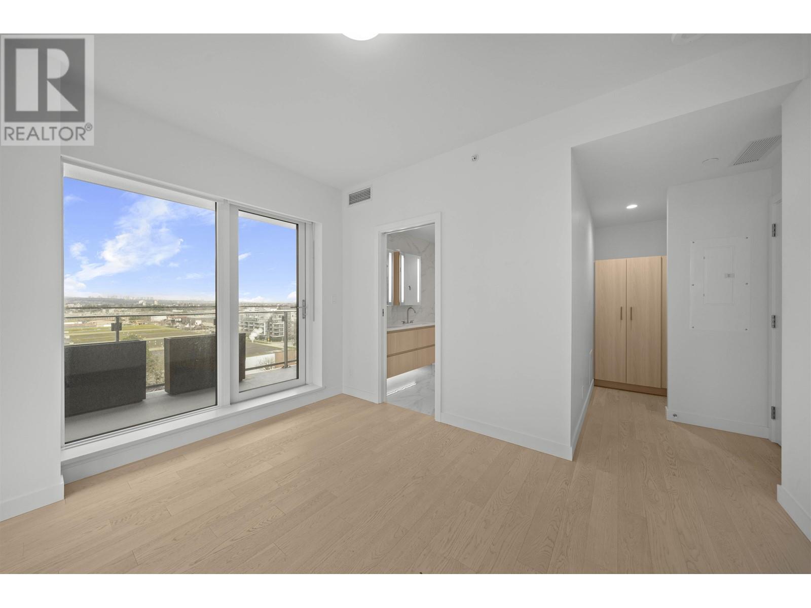 Listing Picture 13 of 39 : 906 6855 PEARSON WAY, Richmond / 烈治文 - 魯藝地產 Yvonne Lu Group - MLS Medallion Club Member