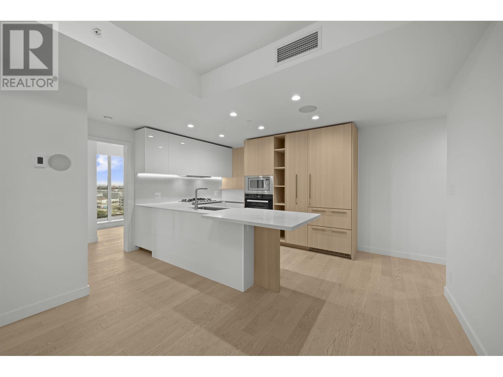 Listing Picture 2 of 39 : 906 6855 PEARSON WAY, Richmond / 烈治文 - 魯藝地產 Yvonne Lu Group - MLS Medallion Club Member