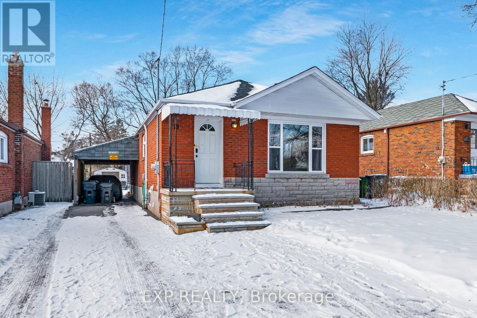 18 Lewiston Road, Toronto, Ontario  M1P 1X7 - Photo 2 - E11947341