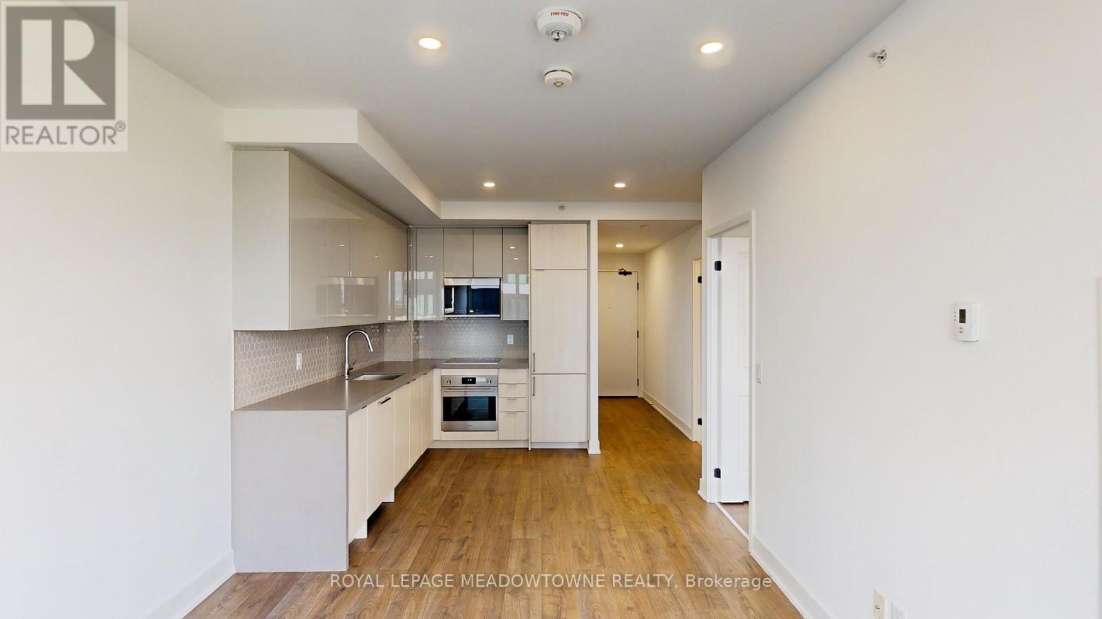 Property at 805 - 2481 TAUNTON ROAD image 3