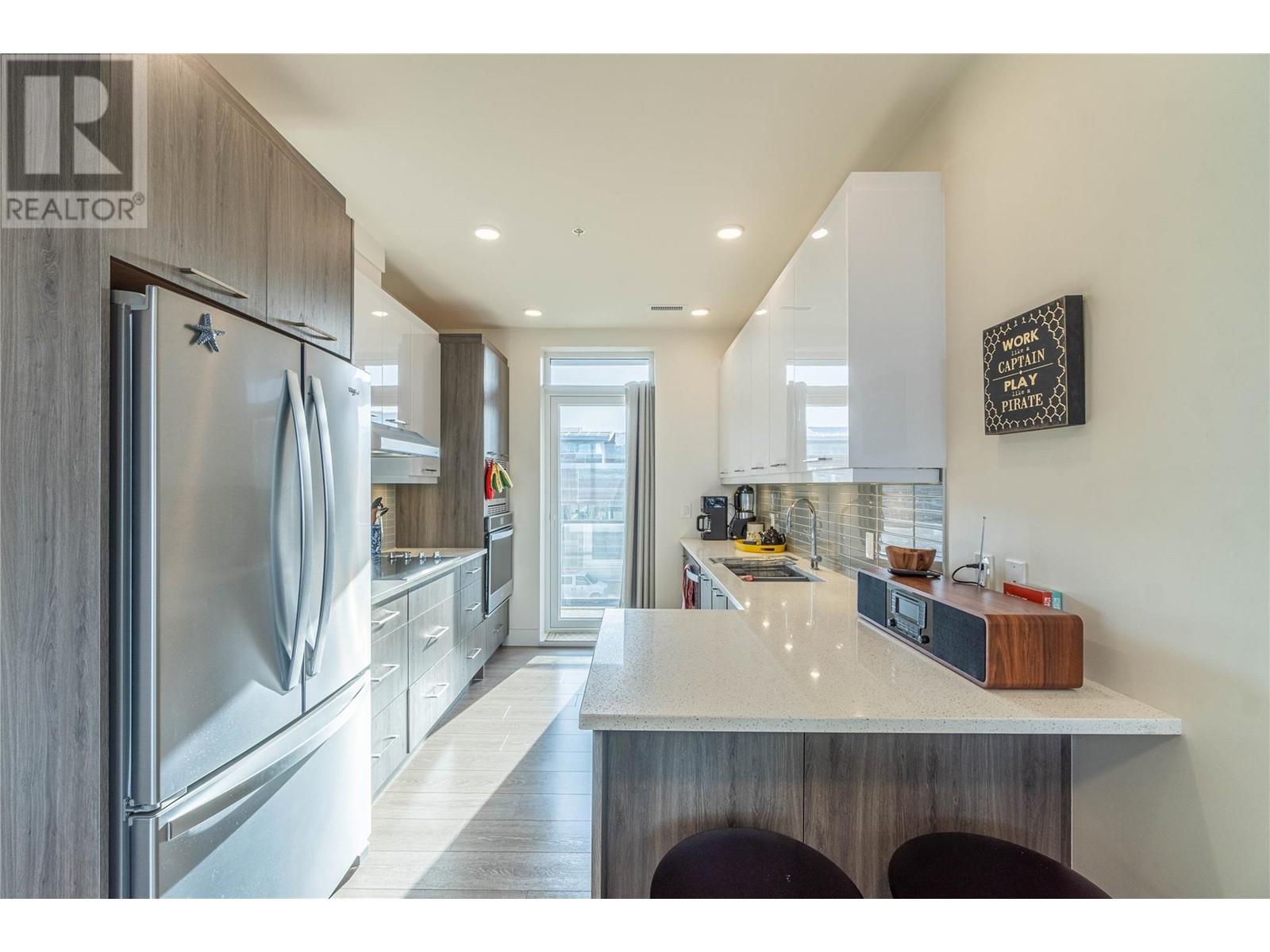 Property at 885 UNIVERSITY Drive Unit# 311 image 5