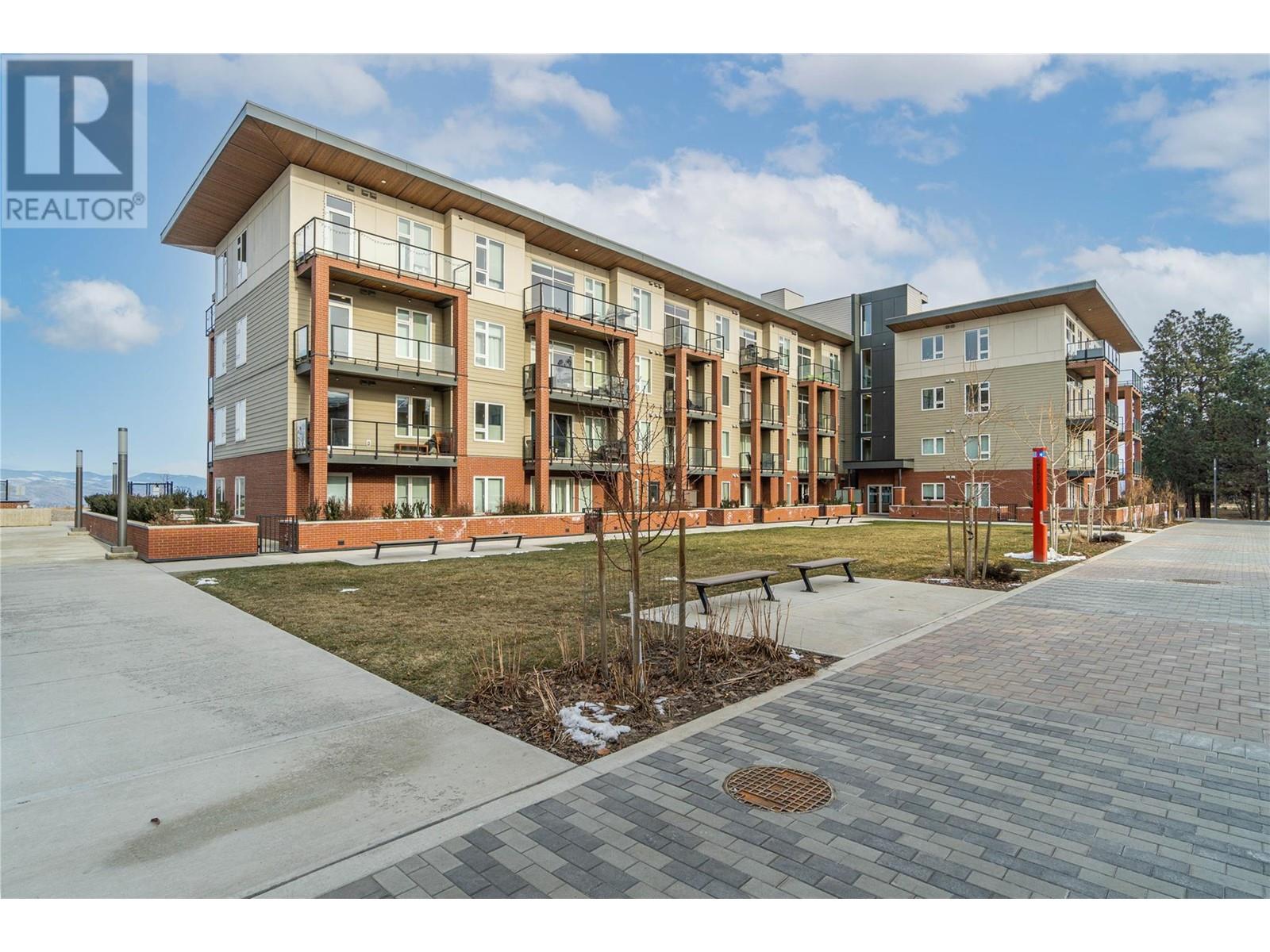Property at 885 UNIVERSITY Drive Unit# 311 image 3