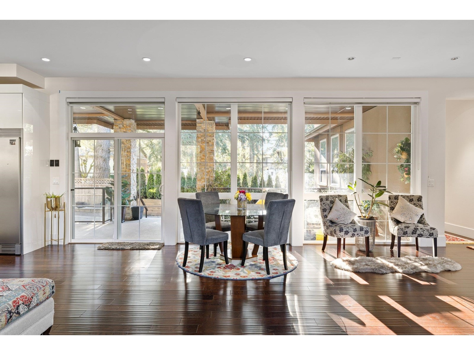 Property at 2504 140 STREET image 2