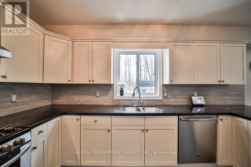 54 Harvest Gate, West Lincoln, Ontario  L0R 2A0 - Photo 15 - X11947552