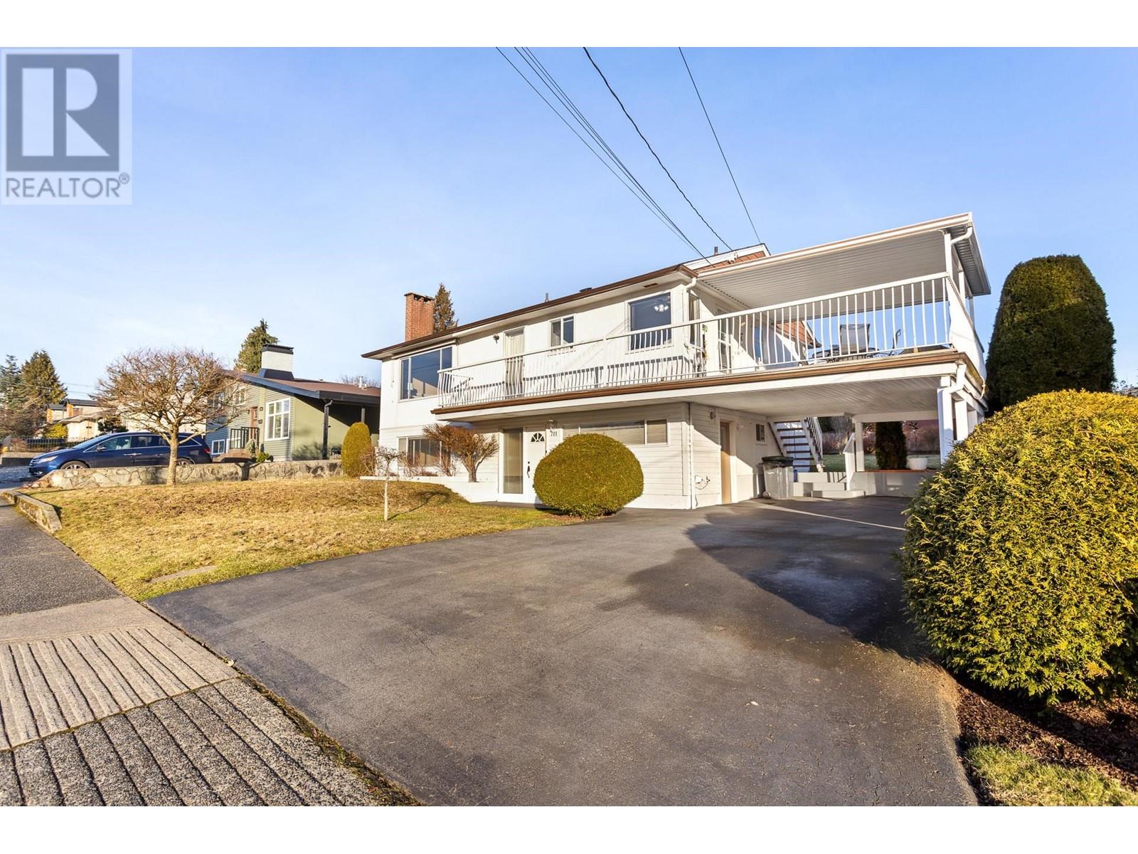 711 Poirier Street, Coquitlam, British Columbia  V3J 6B5 - Photo 2 - R2960555