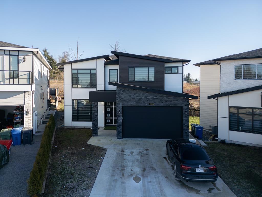 2540 Terminal Court, Abbotsford, British Columbia  V4X 1L9 - Photo 1 - R2960165