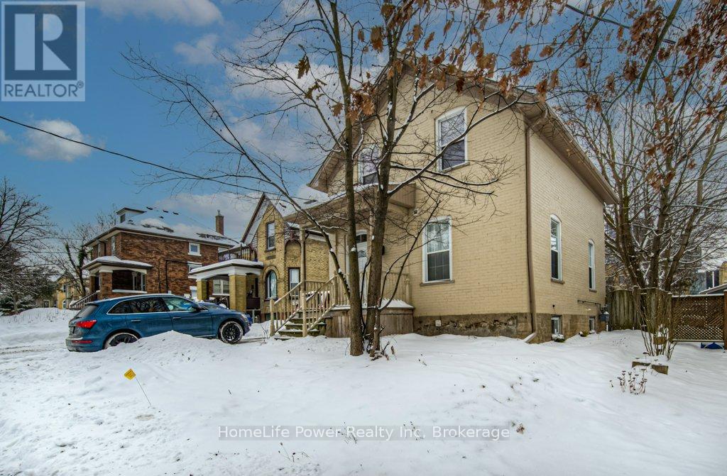 67 Wellington Street N, Kitchener, Ontario  N2H 5J5 - Photo 2 - X11947597