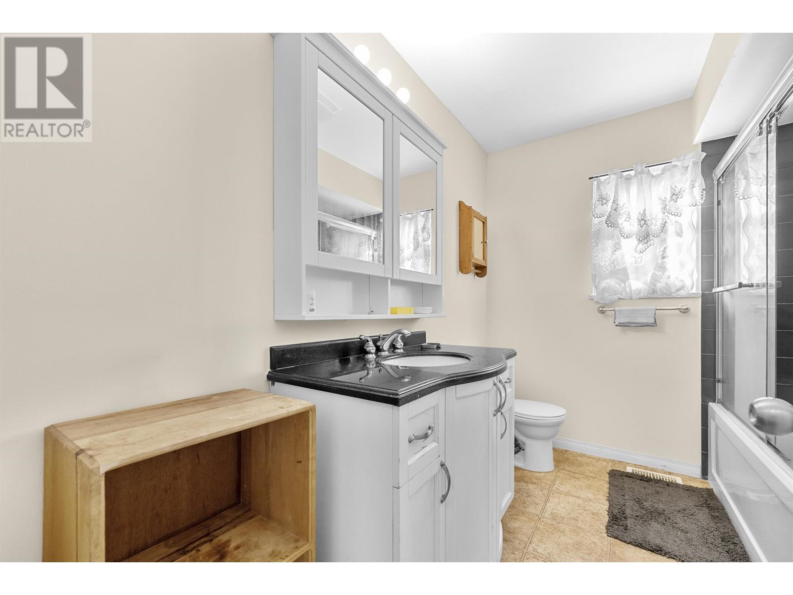Listing Picture 22 of 25 : 6330 RUMBLE STREET, Burnaby / 本拿比 - 魯藝地產 Yvonne Lu Group - MLS Medallion Club Member