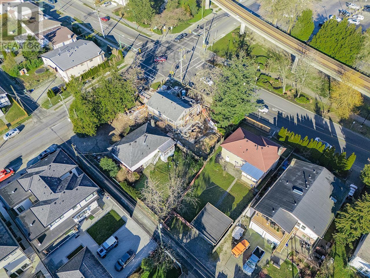 Listing Picture 8 of 25 : 6330 RUMBLE STREET, Burnaby / 本拿比 - 魯藝地產 Yvonne Lu Group - MLS Medallion Club Member