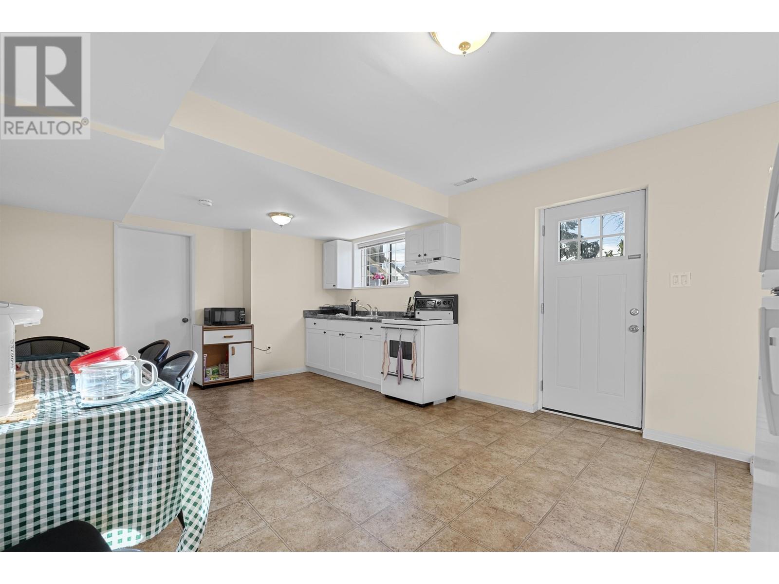 Listing Picture 23 of 25 : 6330 RUMBLE STREET, Burnaby / 本拿比 - 魯藝地產 Yvonne Lu Group - MLS Medallion Club Member