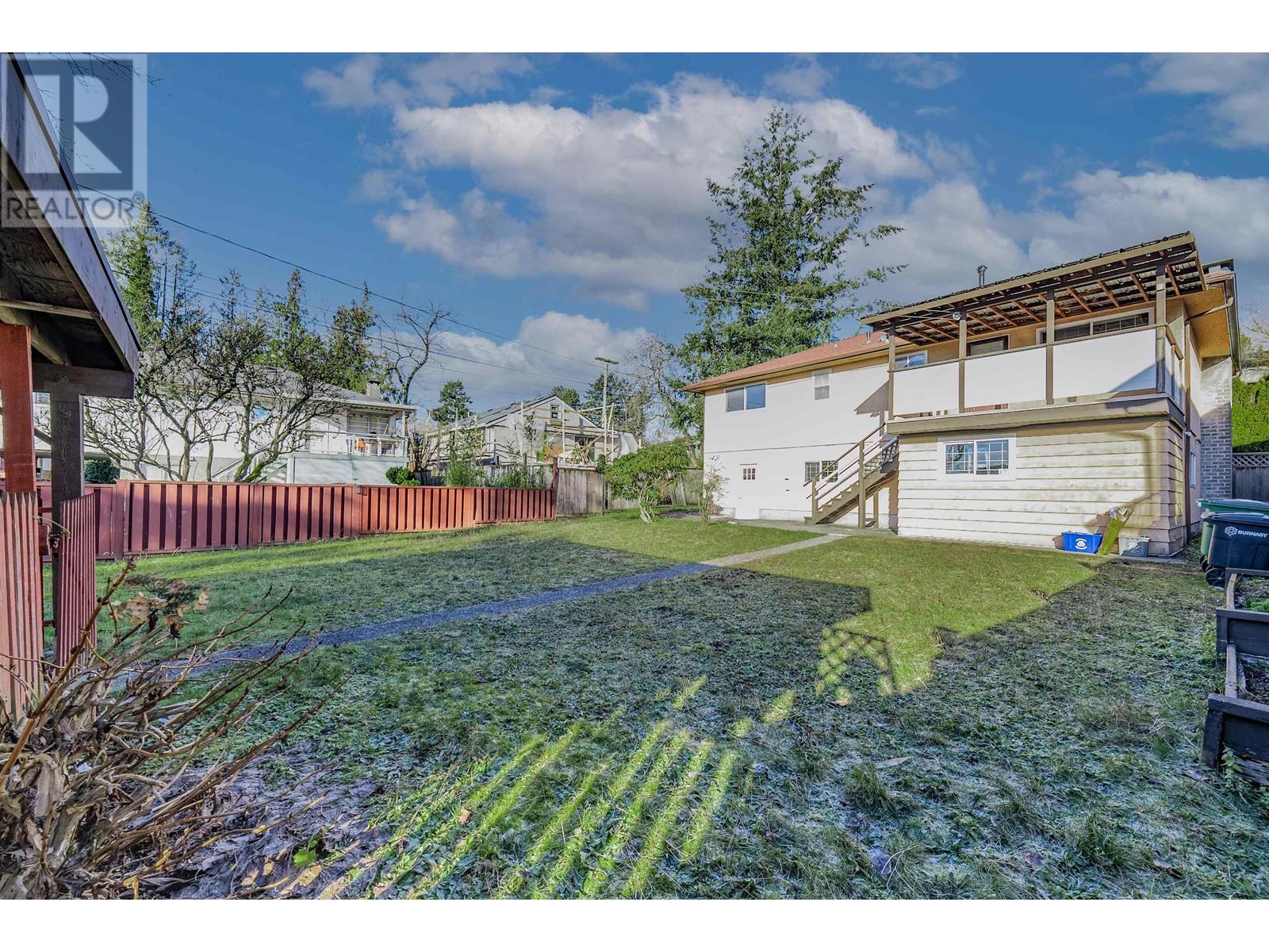 Listing Picture 12 of 25 : 6330 RUMBLE STREET, Burnaby / 本拿比 - 魯藝地產 Yvonne Lu Group - MLS Medallion Club Member