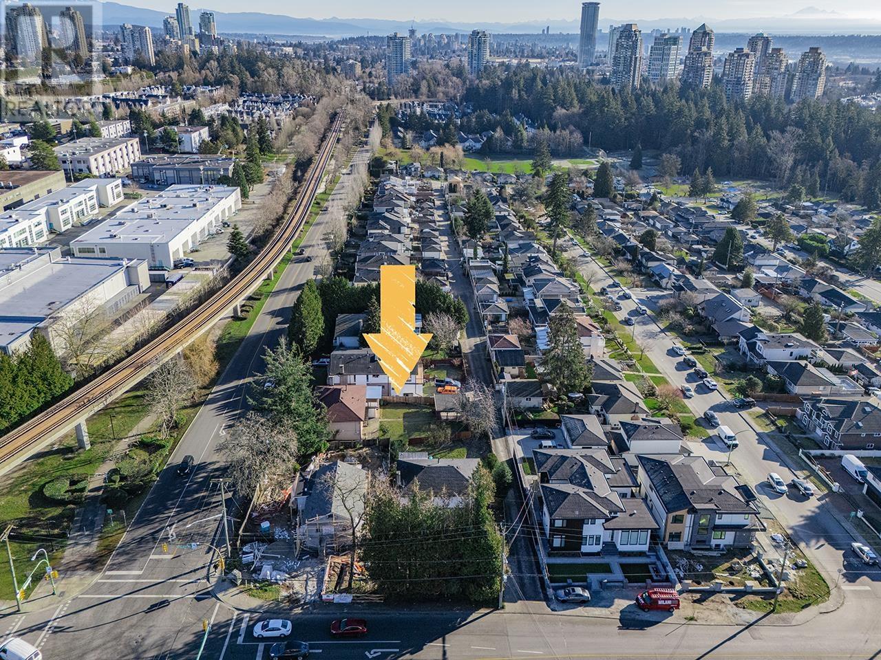 Listing Picture 4 of 25 : 6330 RUMBLE STREET, Burnaby / 本拿比 - 魯藝地產 Yvonne Lu Group - MLS Medallion Club Member