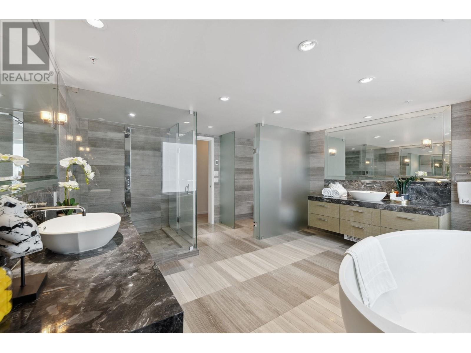 Listing Picture 19 of 28 : 1805 7888 ACKROYD ROAD, Richmond / 烈治文 - 魯藝地產 Yvonne Lu Group - MLS Medallion Club Member