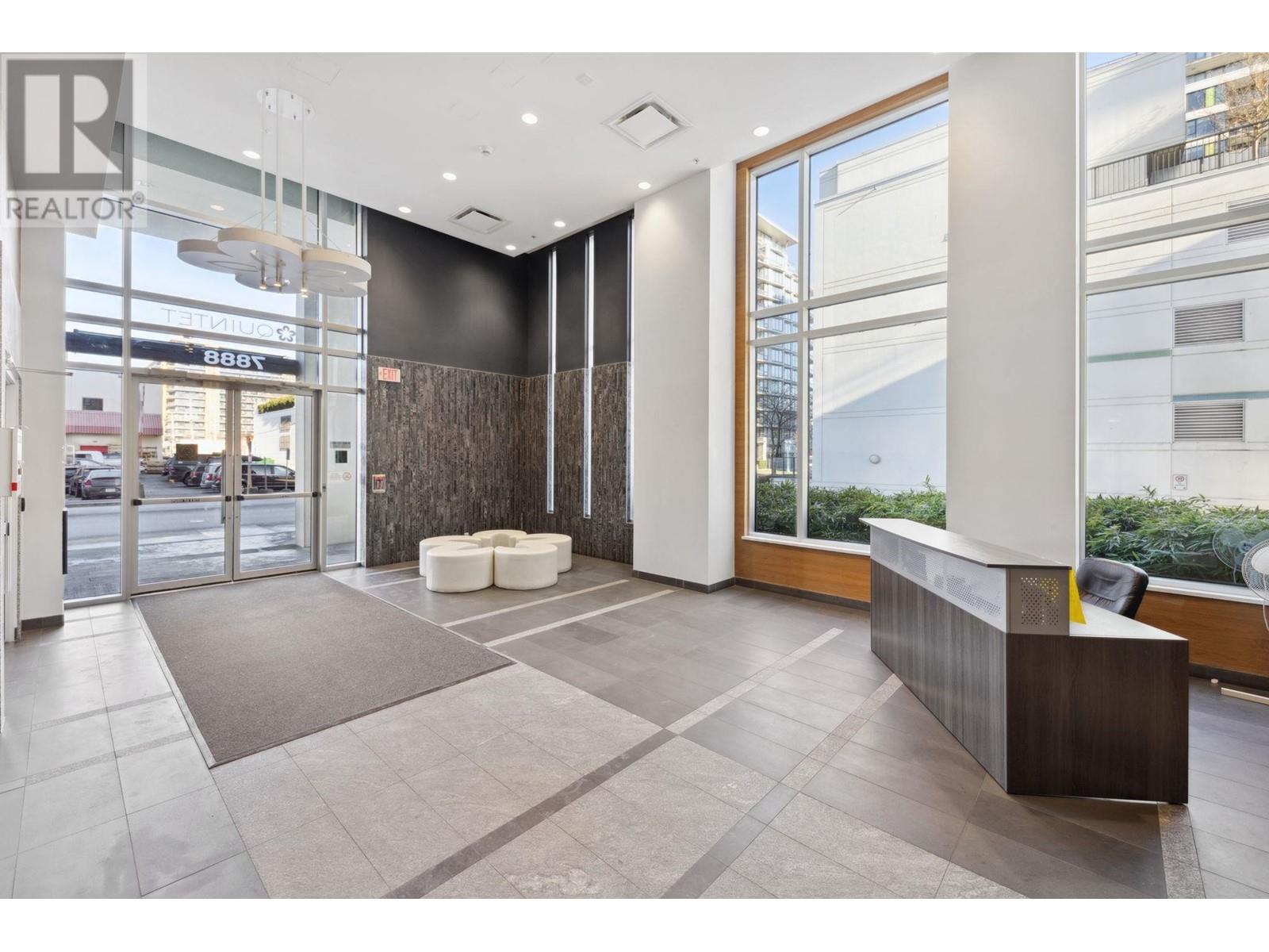 Listing Picture 23 of 28 : 1805 7888 ACKROYD ROAD, Richmond / 烈治文 - 魯藝地產 Yvonne Lu Group - MLS Medallion Club Member