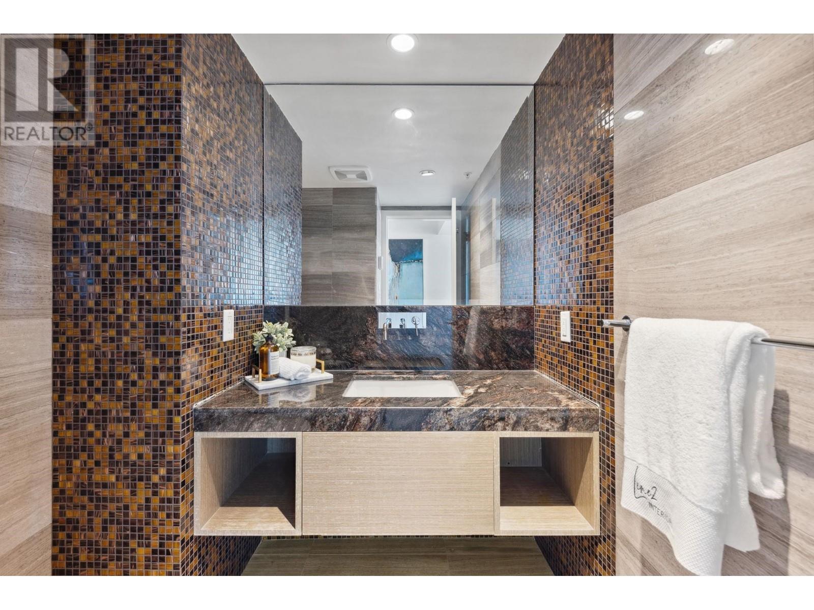 Listing Picture 11 of 28 : 1805 7888 ACKROYD ROAD, Richmond / 烈治文 - 魯藝地產 Yvonne Lu Group - MLS Medallion Club Member