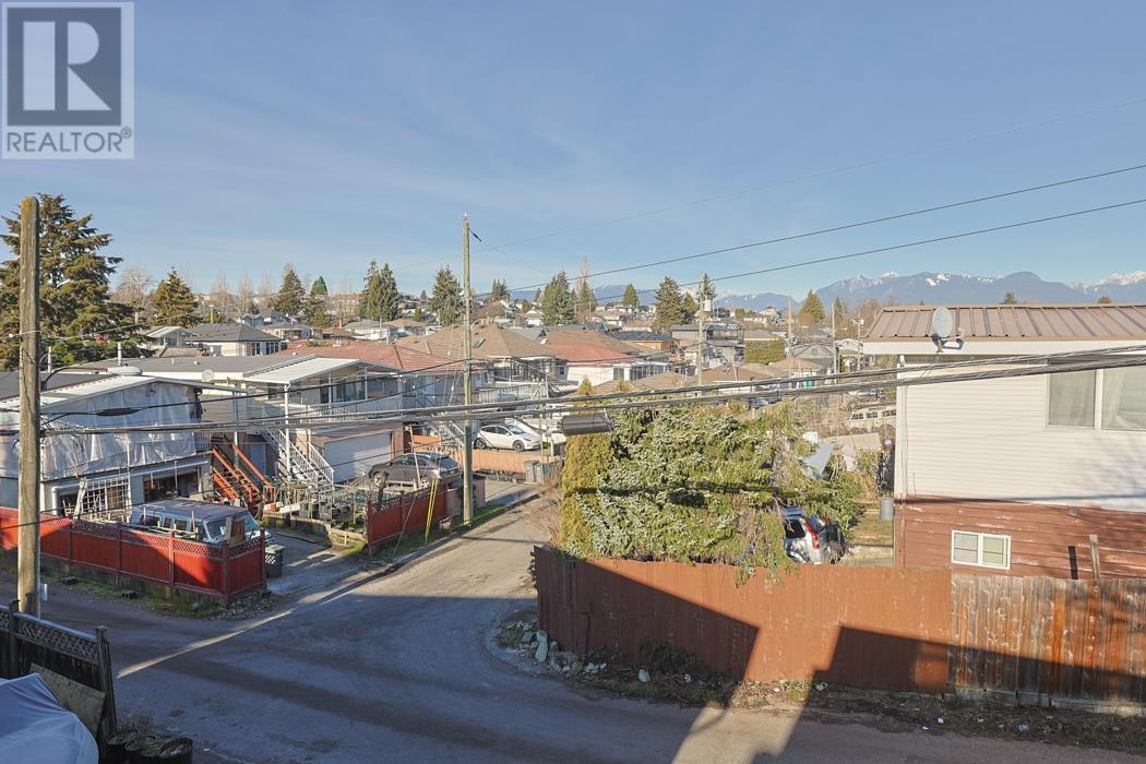Listing Picture 14 of 25 : 1491 E 41ST AVENUE, Vancouver / 溫哥華 - 魯藝地產 Yvonne Lu Group - MLS Medallion Club Member
