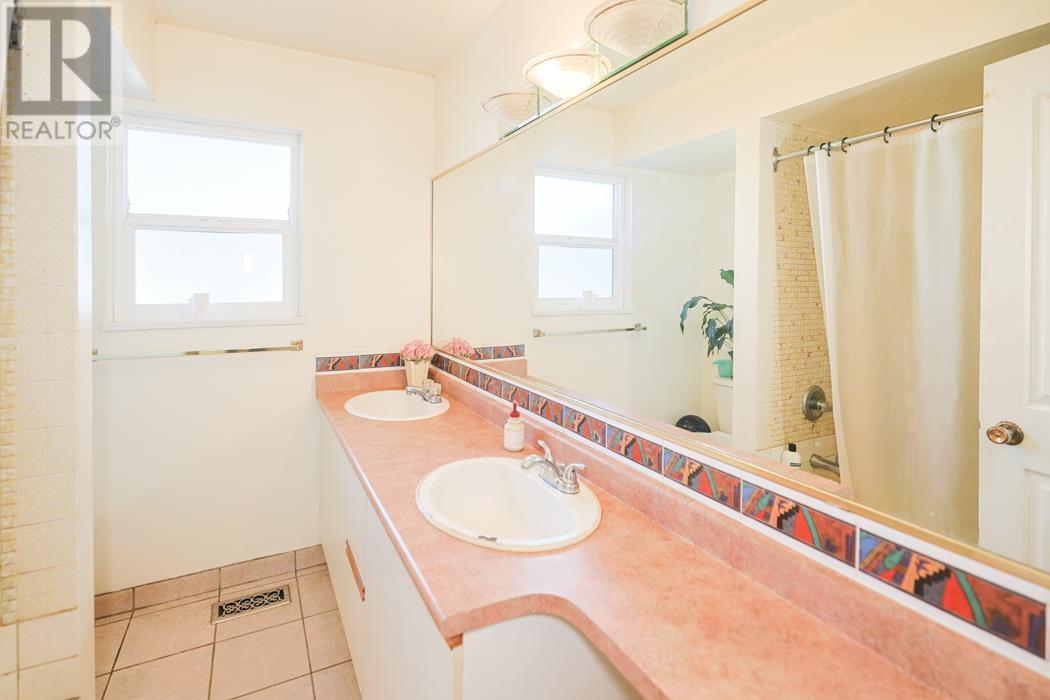 Listing Picture 7 of 25 : 1491 E 41ST AVENUE, Vancouver / 溫哥華 - 魯藝地產 Yvonne Lu Group - MLS Medallion Club Member