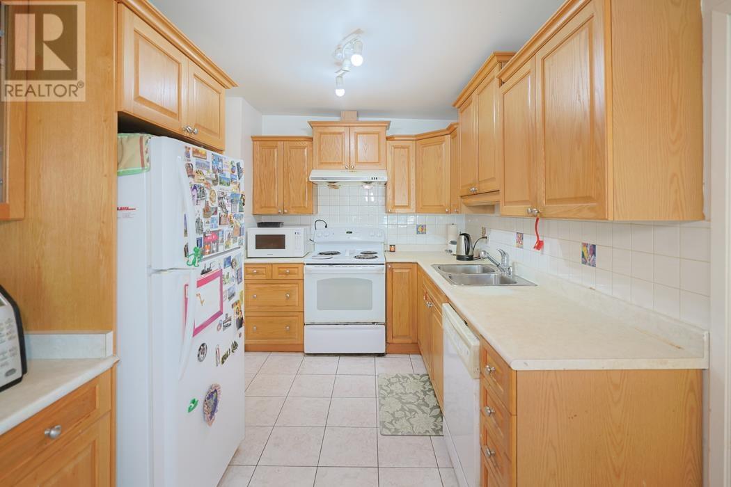 Listing Picture 10 of 25 : 1491 E 41ST AVENUE, Vancouver / 溫哥華 - 魯藝地產 Yvonne Lu Group - MLS Medallion Club Member