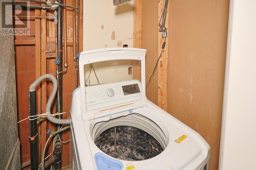 Listing Picture 21 of 25 : 1491 E 41ST AVENUE, Vancouver / 溫哥華 - 魯藝地產 Yvonne Lu Group - MLS Medallion Club Member