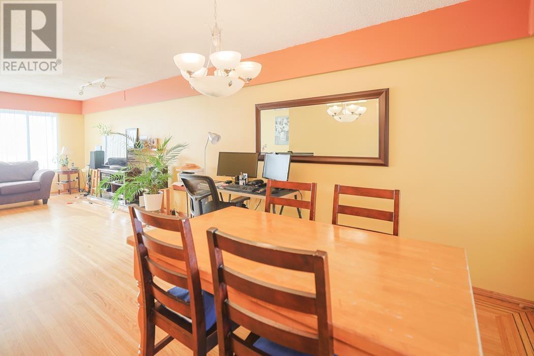 Listing Picture 9 of 25 : 1491 E 41ST AVENUE, Vancouver / 溫哥華 - 魯藝地產 Yvonne Lu Group - MLS Medallion Club Member