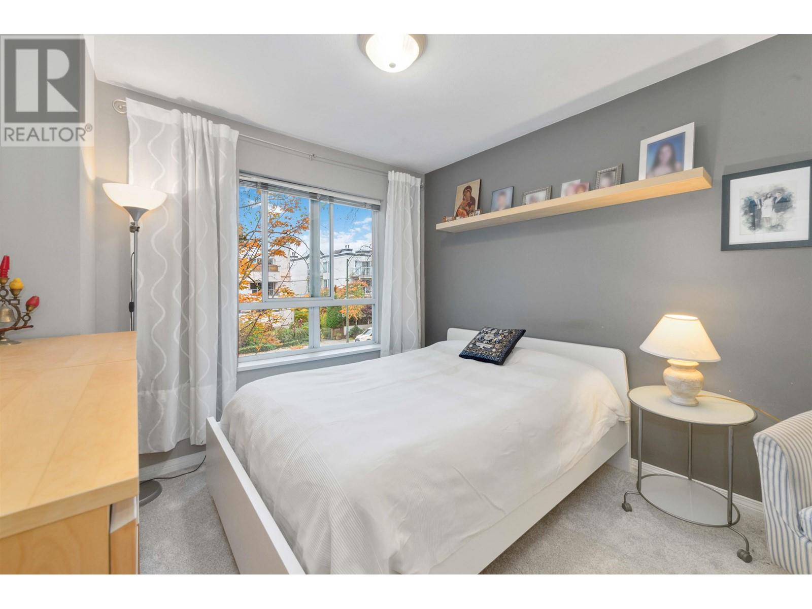 Listing Picture 14 of 25 : 307 3235 W 4TH AVENUE, Vancouver / 溫哥華 - 魯藝地產 Yvonne Lu Group - MLS Medallion Club Member