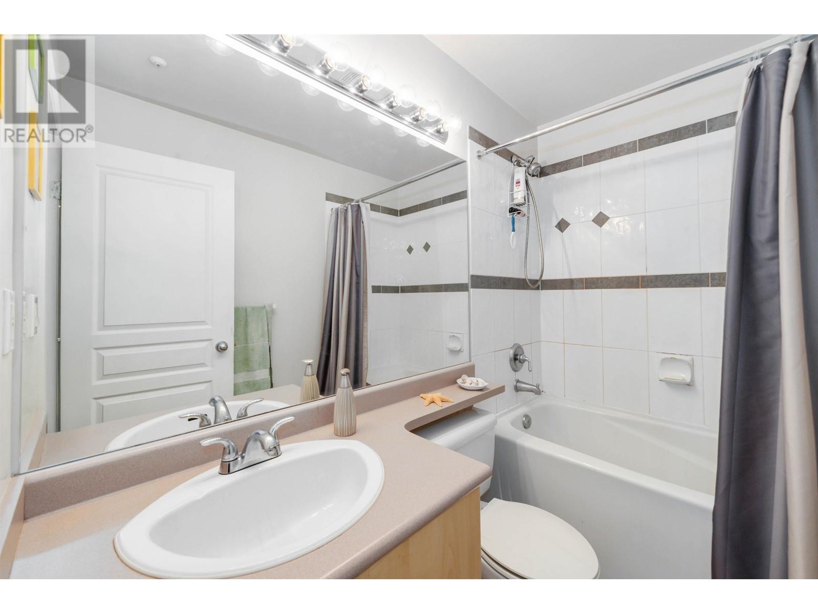 Listing Picture 17 of 25 : 307 3235 W 4TH AVENUE, Vancouver / 溫哥華 - 魯藝地產 Yvonne Lu Group - MLS Medallion Club Member