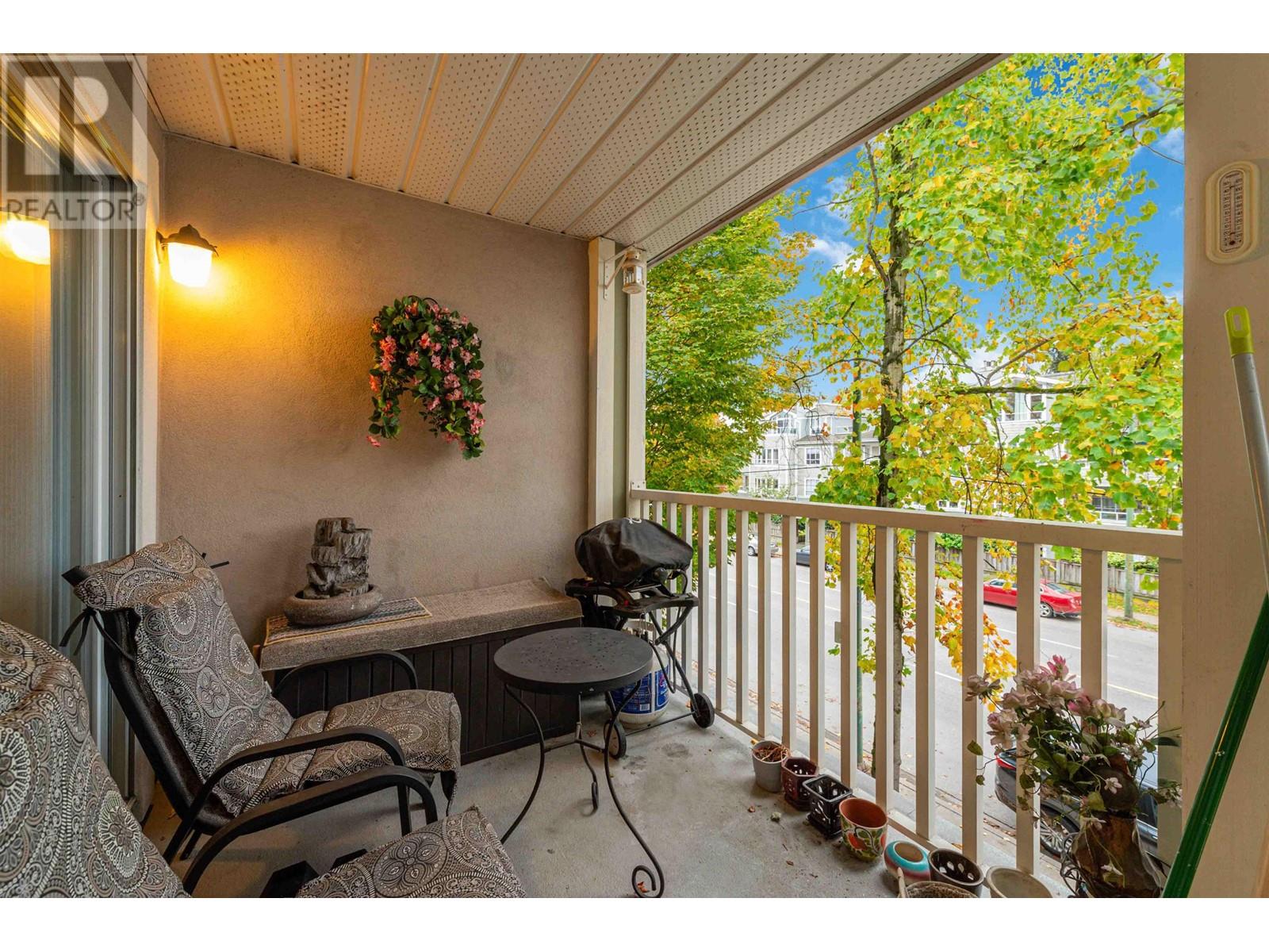 Listing Picture 22 of 25 : 307 3235 W 4TH AVENUE, Vancouver / 溫哥華 - 魯藝地產 Yvonne Lu Group - MLS Medallion Club Member