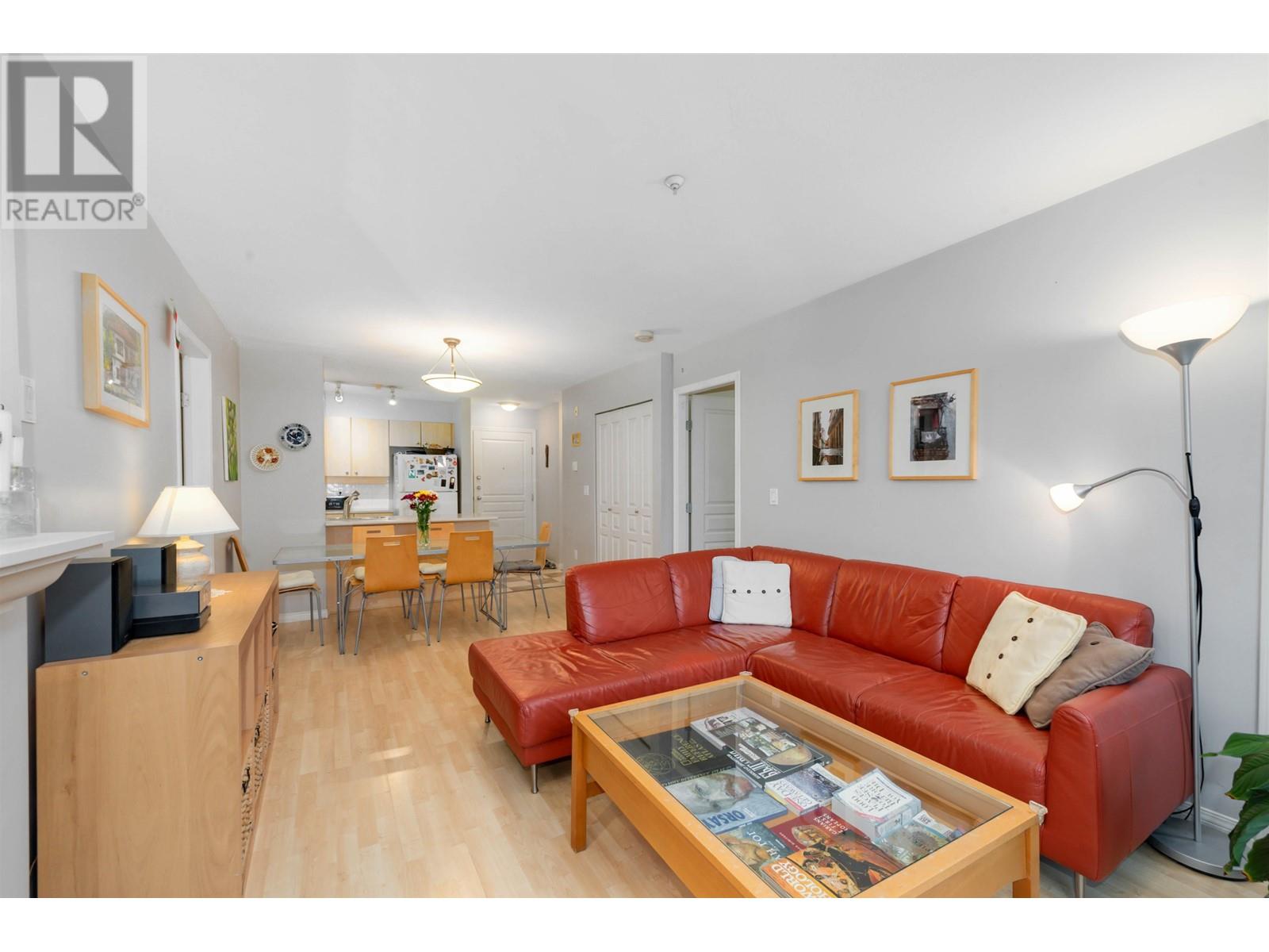 Listing Picture 5 of 25 : 307 3235 W 4TH AVENUE, Vancouver / 溫哥華 - 魯藝地產 Yvonne Lu Group - MLS Medallion Club Member