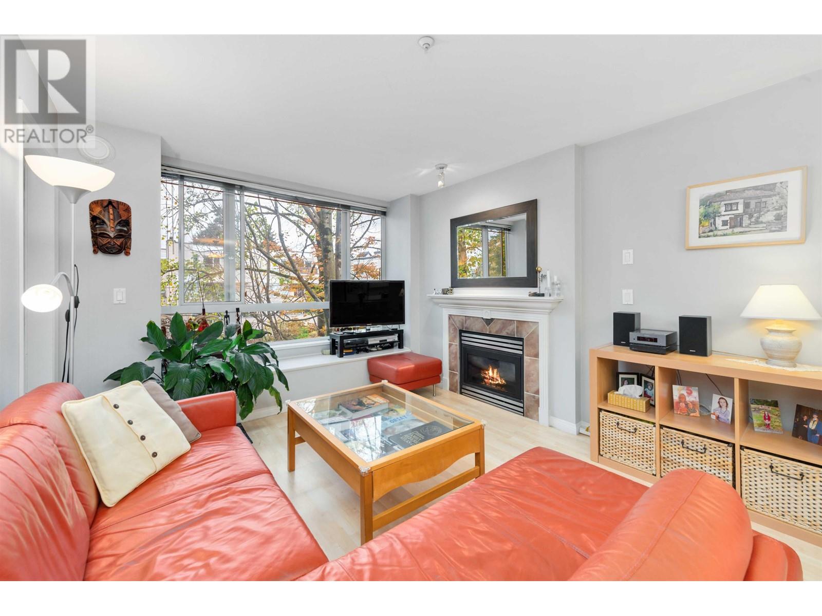 Listing Picture 6 of 25 : 307 3235 W 4TH AVENUE, Vancouver / 溫哥華 - 魯藝地產 Yvonne Lu Group - MLS Medallion Club Member