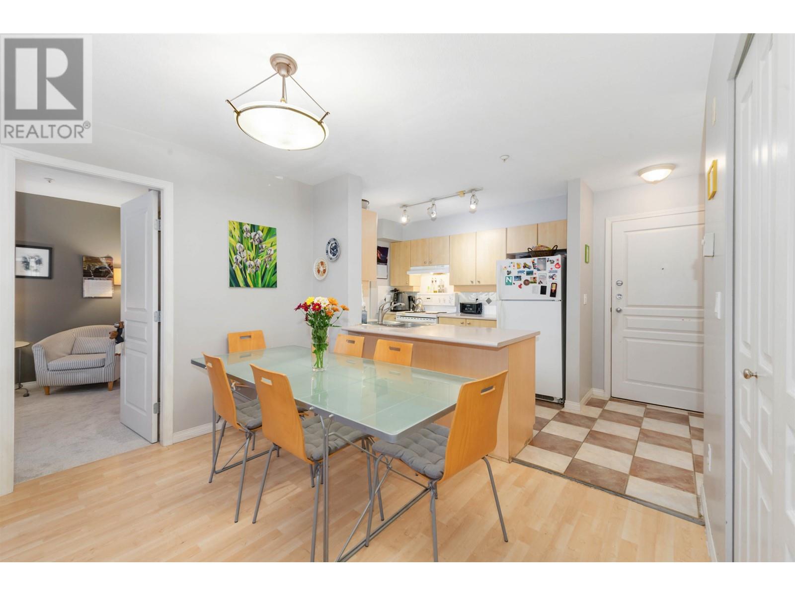 Listing Picture 8 of 25 : 307 3235 W 4TH AVENUE, Vancouver / 溫哥華 - 魯藝地產 Yvonne Lu Group - MLS Medallion Club Member