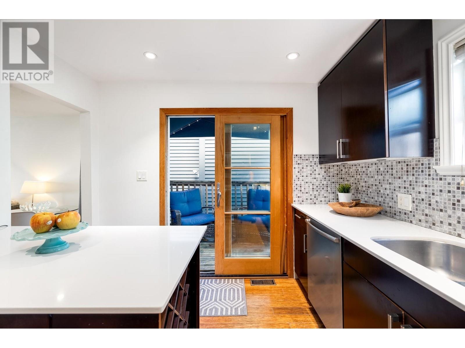 Listing Picture 14 of 39 : 431 HEATLEY AVENUE, Vancouver / 溫哥華 - 魯藝地產 Yvonne Lu Group - MLS Medallion Club Member