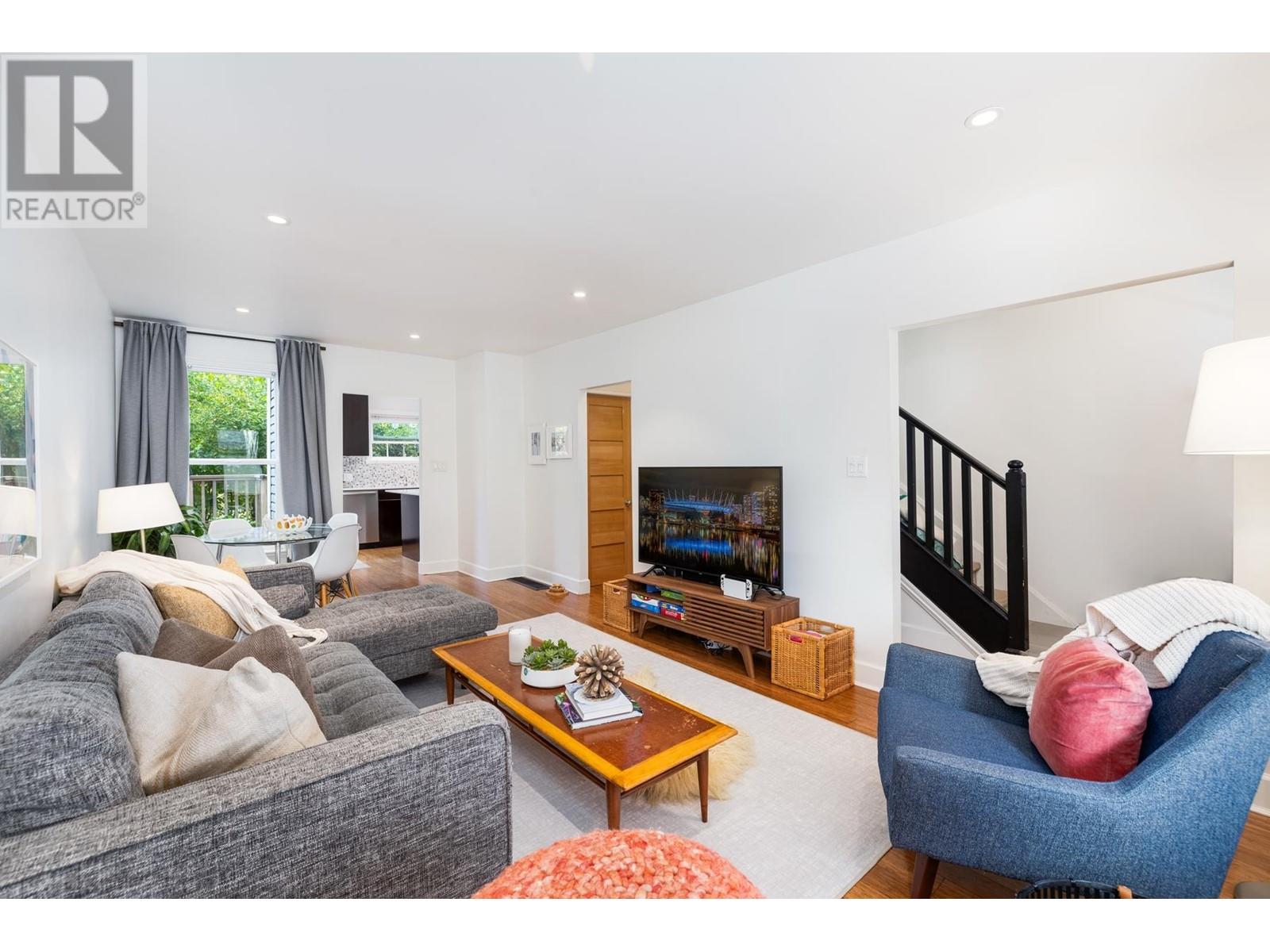 Listing Picture 3 of 39 : 431 HEATLEY AVENUE, Vancouver / 溫哥華 - 魯藝地產 Yvonne Lu Group - MLS Medallion Club Member