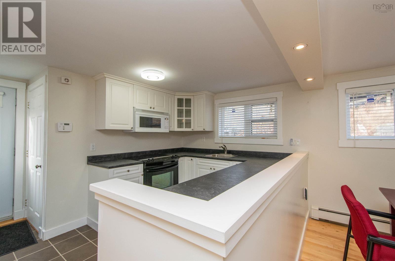 22 Borden Street, Bedford, Nova Scotia  B4A 1W2 - Photo 6 - 202501963
