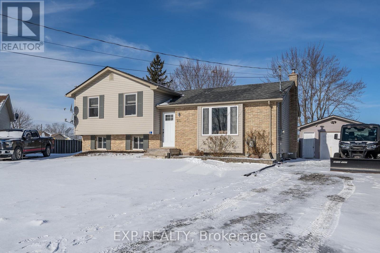 20 Centre Court, Quinte West, Ontario  K0K 2C0 - Photo 2 - X11947760