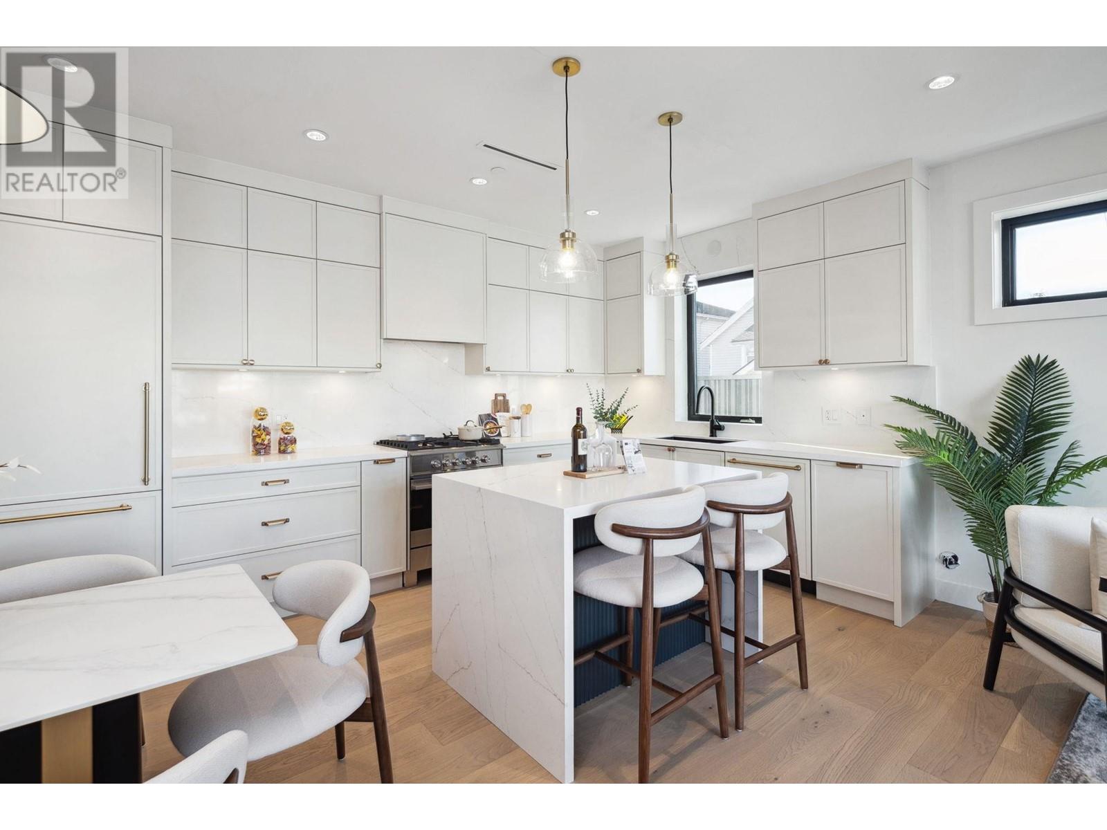 Listing Picture 14 of 36 : 1 2920 GRANT STREET, Vancouver / 溫哥華 - 魯藝地產 Yvonne Lu Group - MLS Medallion Club Member