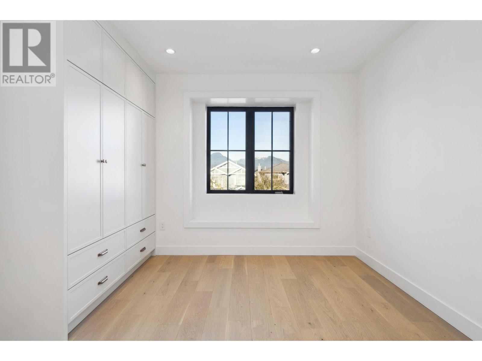 Listing Picture 22 of 36 : 1 2920 GRANT STREET, Vancouver / 溫哥華 - 魯藝地產 Yvonne Lu Group - MLS Medallion Club Member