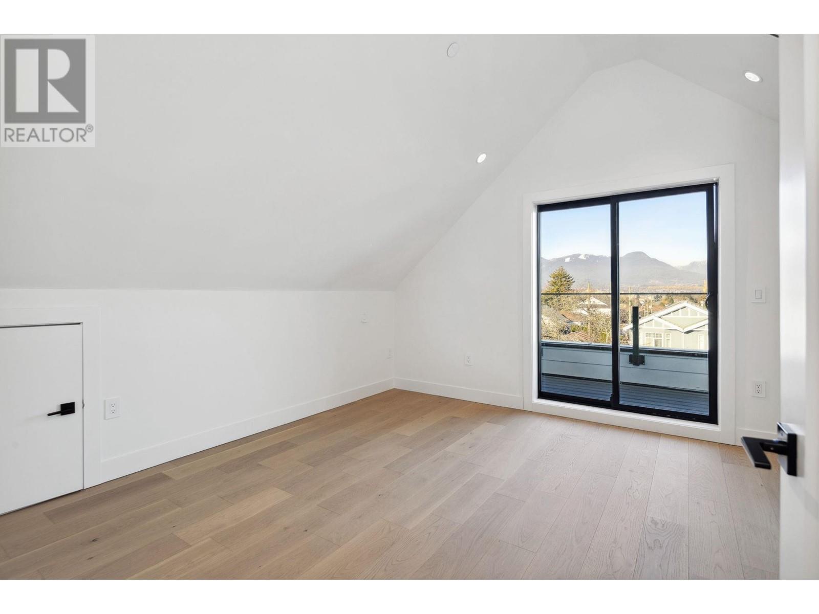 Listing Picture 30 of 36 : 1 2920 GRANT STREET, Vancouver / 溫哥華 - 魯藝地產 Yvonne Lu Group - MLS Medallion Club Member