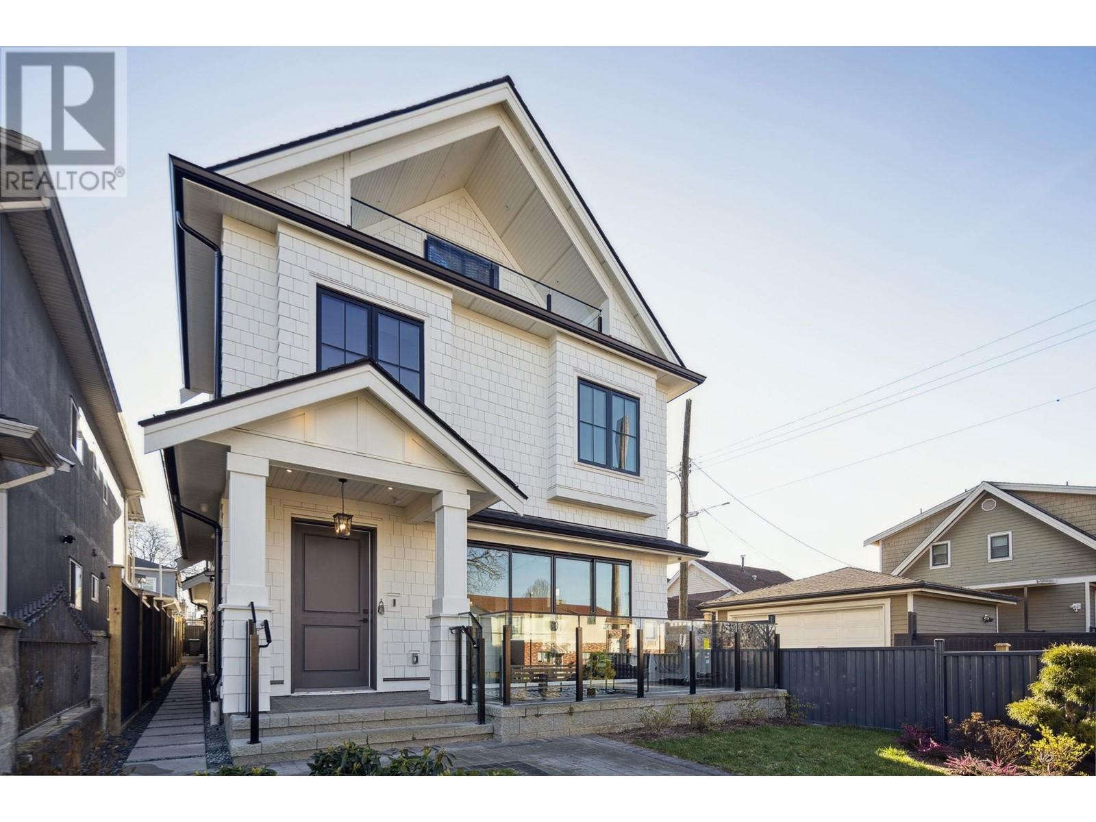 1 2920 GRANT STREET, Vancouver