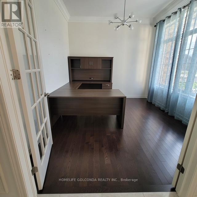 Property at 49 REDMOND CRESCENT image 3