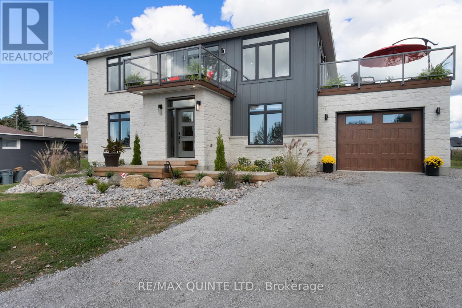 Property at 103 LAKEHURST STREET image 2
