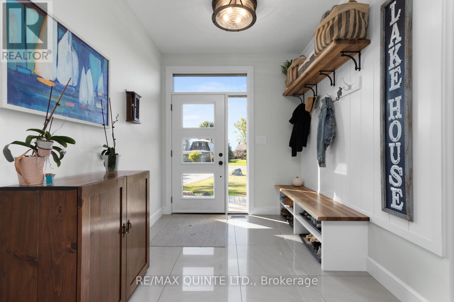 Property at 103 LAKEHURST STREET image 4