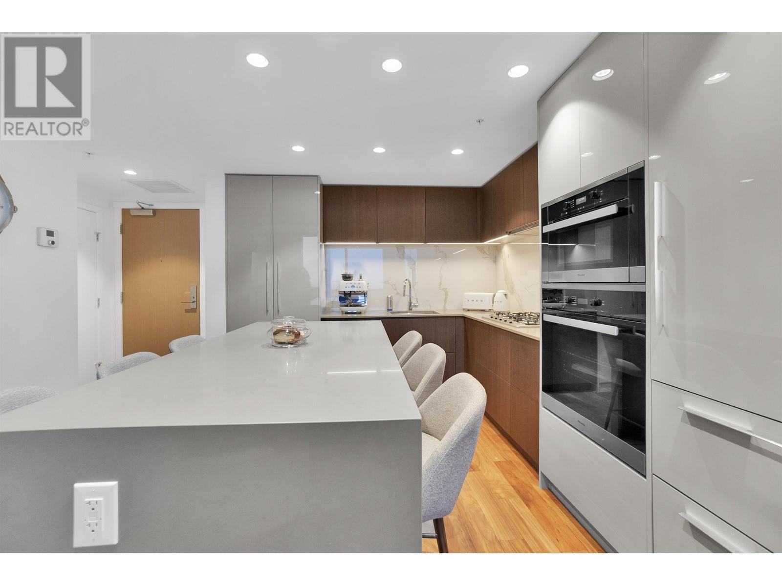 Property at 1302 1675 LIONS GATE LANE image 4