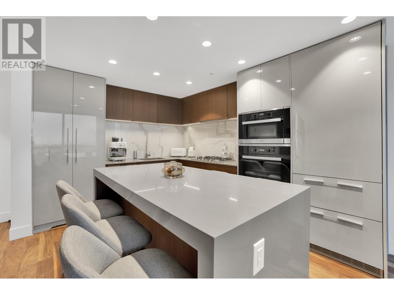 Property at 1302 1675 LIONS GATE LANE image 3